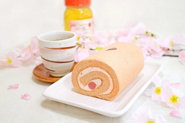 秋田・田沢湖から春を告げる さくら×はちみつスイーツ　 『はちみつロールケーキさくら』1,000本限定で3月8日発売