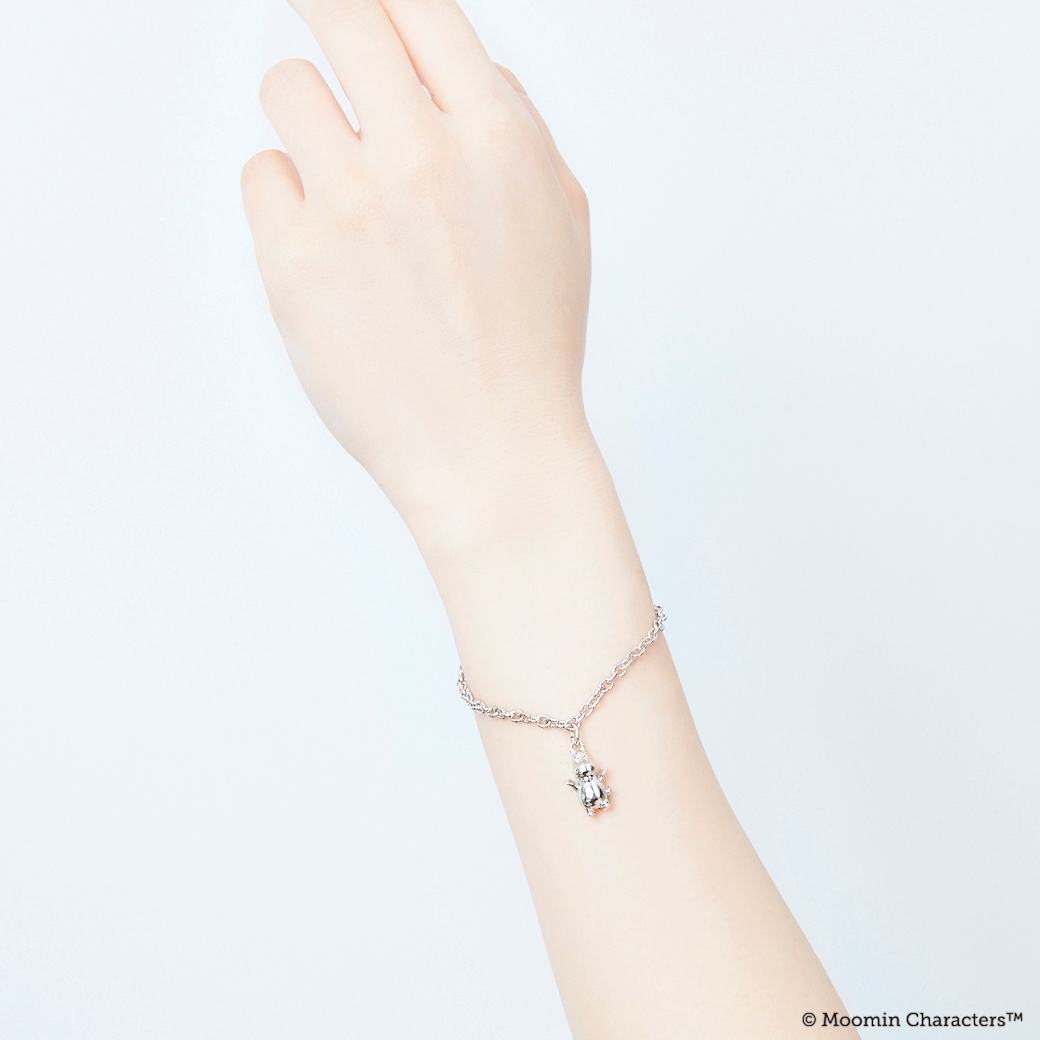 ムーミントロール ブレスレット 着用画像