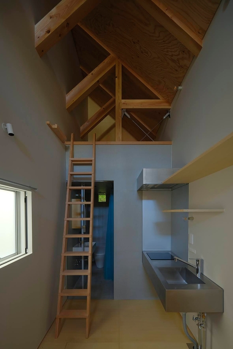 ロフト梯子・使用時(写真:鳥村鋼一)