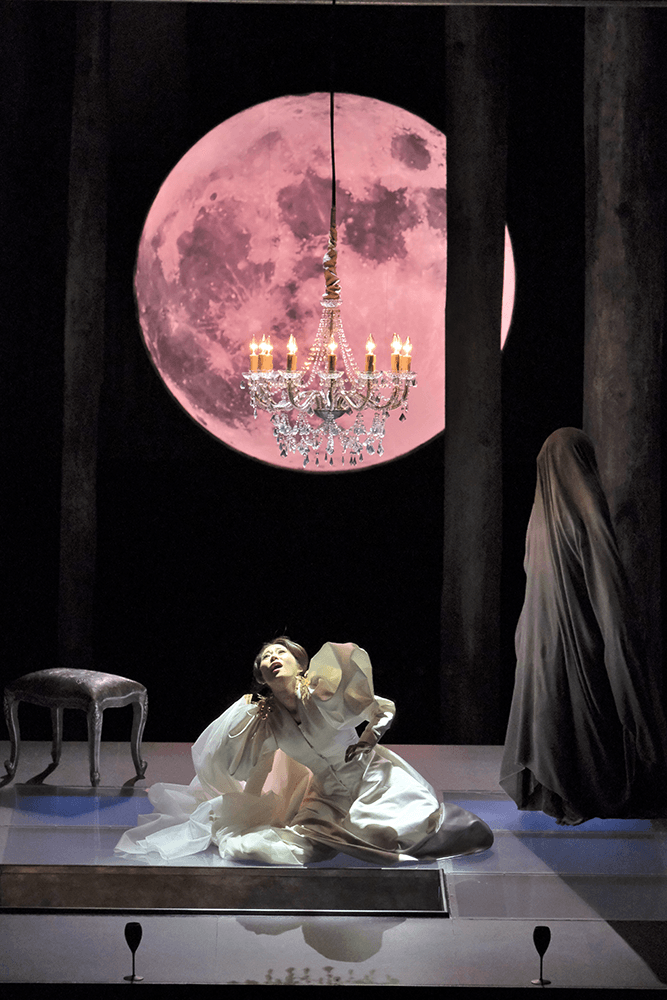 オペラ『ルチア~あるいはある花嫁の悲劇~』(ルチア:高橋維) 撮影:三枝近志