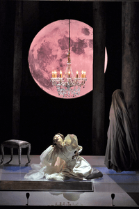 オペラ『ルチア~あるいはある花嫁の悲劇~』（ルチア：高橋維）　撮影：三枝近志