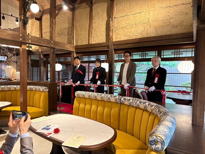 【テープカット】