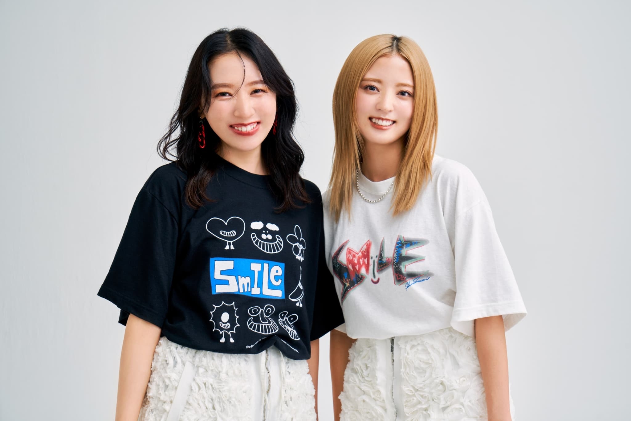 EL4225 欅坂46 佐藤詩織 直筆サイン入り Tシャツ jtXH6QfF9fgjLeyV9r8t.jpg