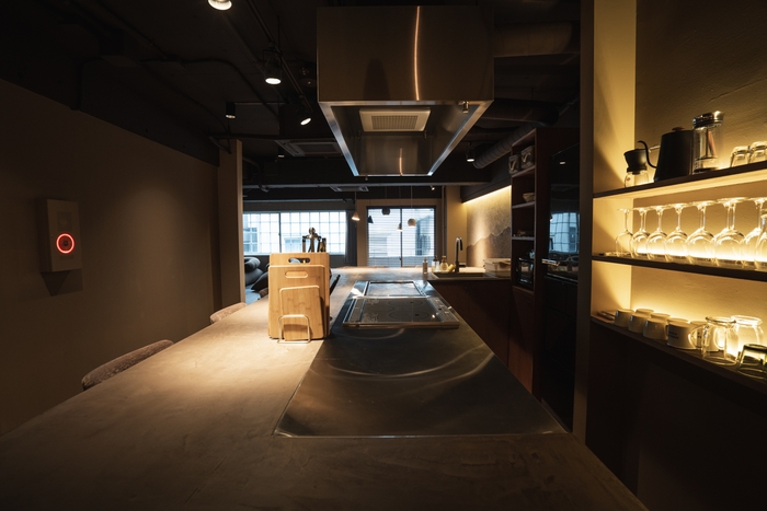 鉄板付きのキッチン