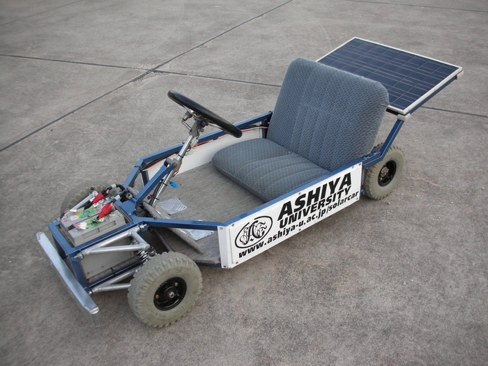 芦屋大学ソーラーカー1