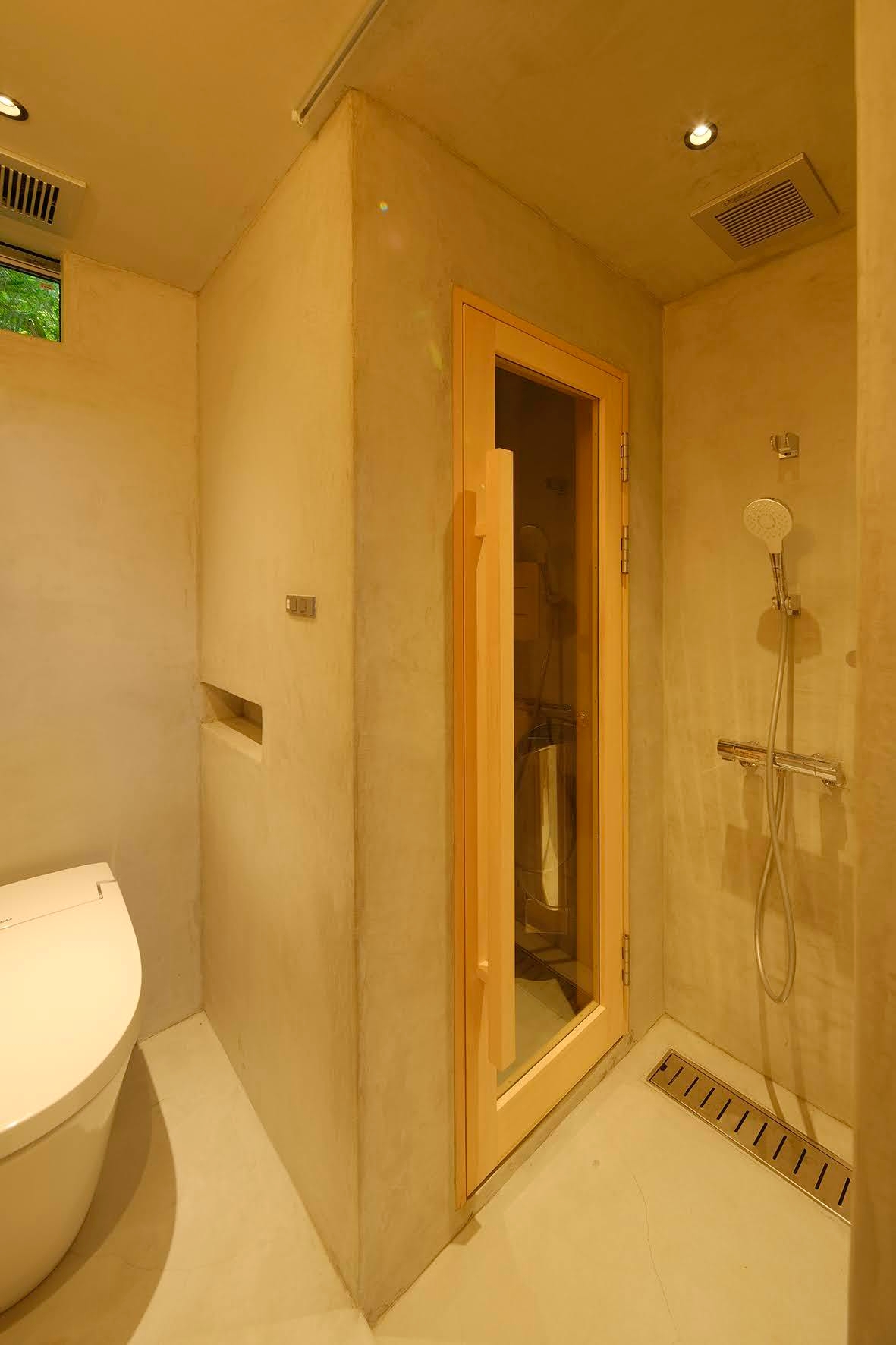 トイレ・サウナ(写真:鳥村鋼一)