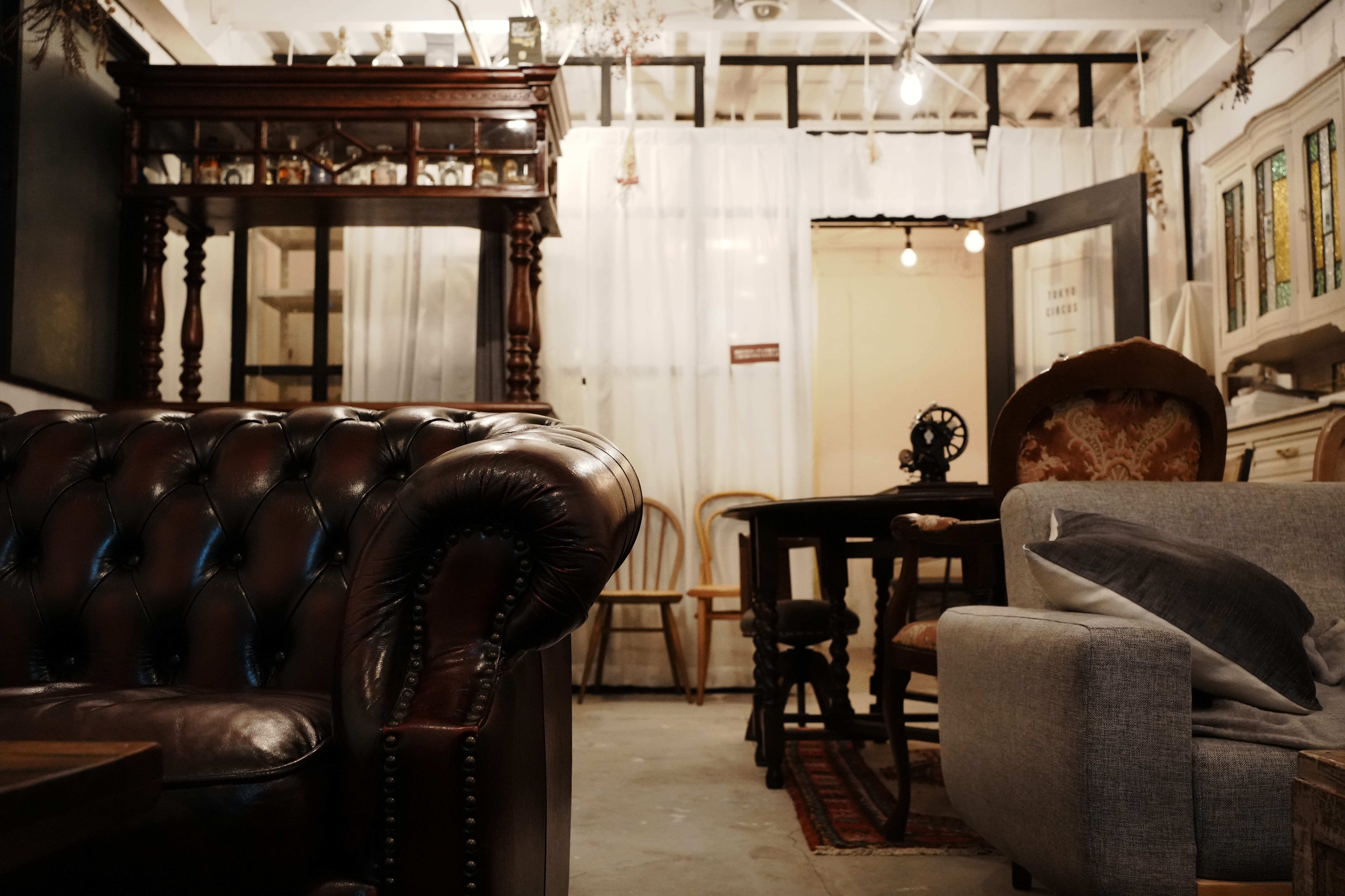 婚活バーマル婚 内装