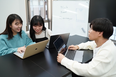 k1yCvRUq982KVvuh7PJa.jpg?w=940&h=940