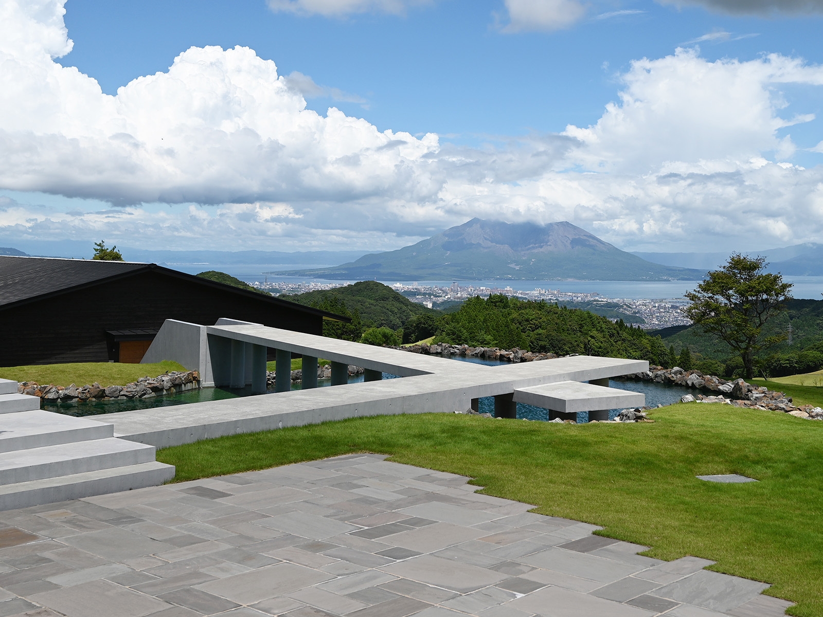 絶景の御岳蒸留所