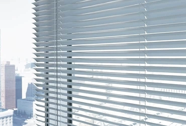 夏のオフィスの暑さ対策に！ブラインド設置工事が20％オフになる夏季限定キャンペーンを実施