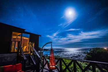 和歌山の「XYZ Seaside Resort／XYZ スペチアーレ」にて ギネス世界記録認定レーザーメッセージサービスの 無料キャンペーンを開催！宿泊施設が贈る、新たな感動体験