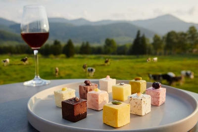 kDmS6yzrVoNqvgOxZuFY.jpg?w=940&h=940