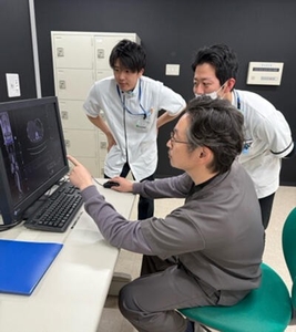 kEBjOU8G4UPk1JReJxSv.jpg?w=940&h=940