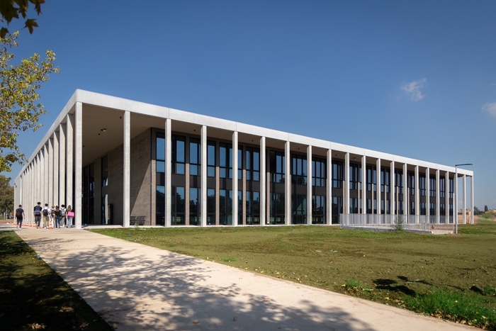 ビオメディコ大学キャンパス写真