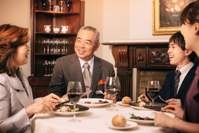 家族で楽しむクリスマス（イメージ）