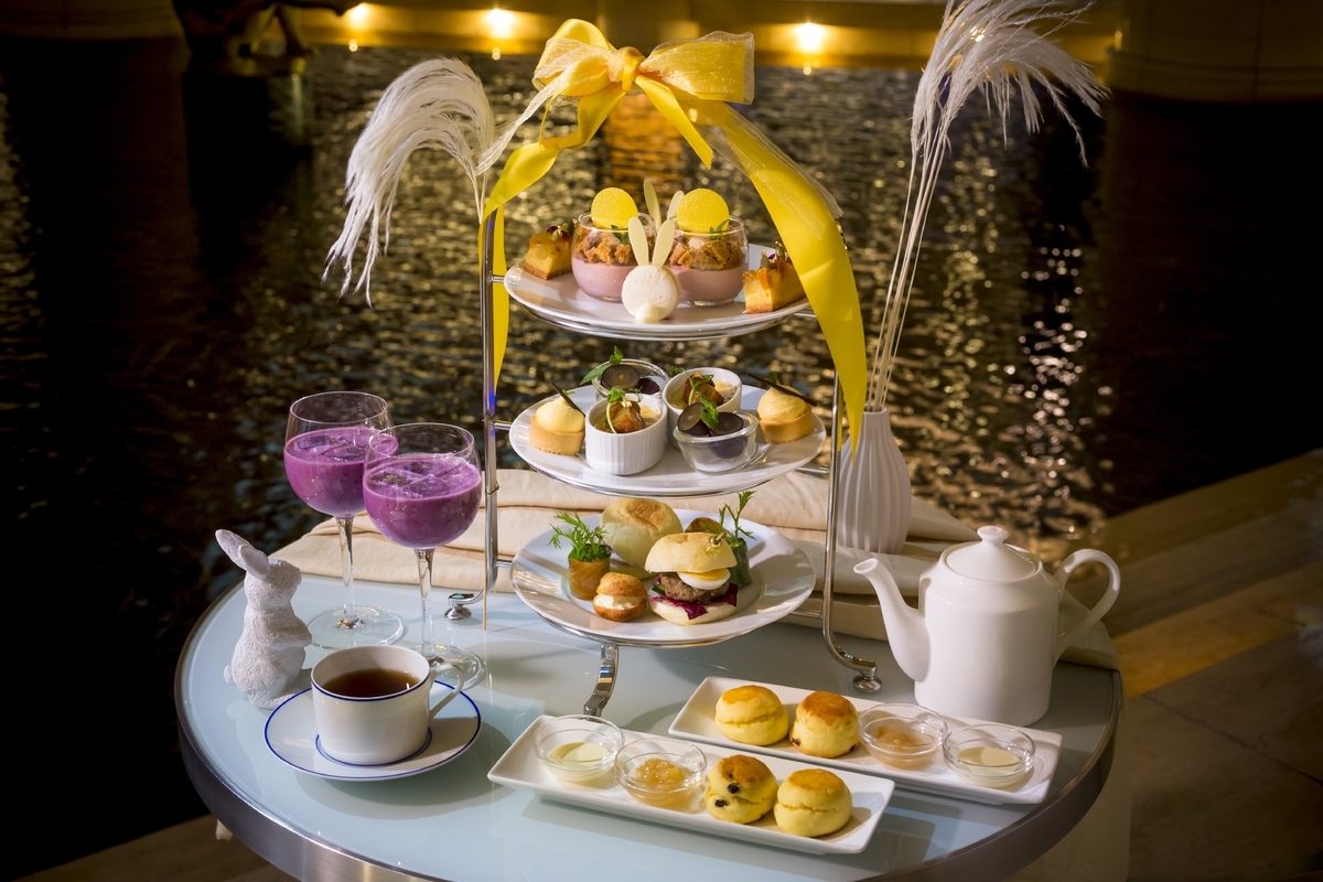 ホテルでお月見!? おとぎ話から飛び出してきたような白うさぎのスイーツも! 秋のアフタヌーンティーセット登場【ポートピアホテル】