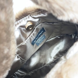 ディズニーのファーバッグ