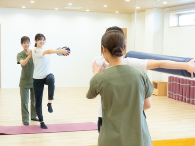 kQSkgHM35uwD2v7PpWPy.jpg?w=940&h=940