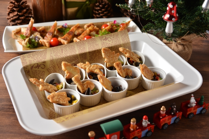 フランス・ブルゴーニュ地方で伝統的なご馳走とされる、香ばしく焼き上げたエスカルゴパイ