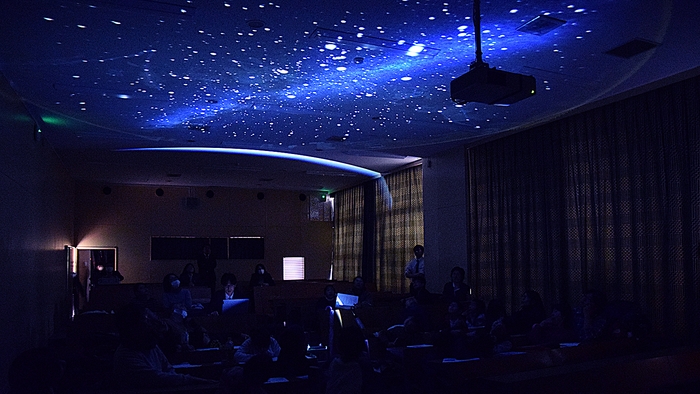 天井プラネタリウムの様子(会場は別の会場です)