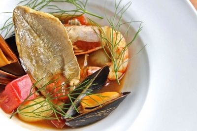 ＜料理＞【CROSS TOKYO】須賀利港の漁師風ブイヤベース