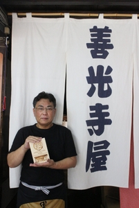 kbIUUQadd7Arcf33fEzW.jpg?w=940&h=940