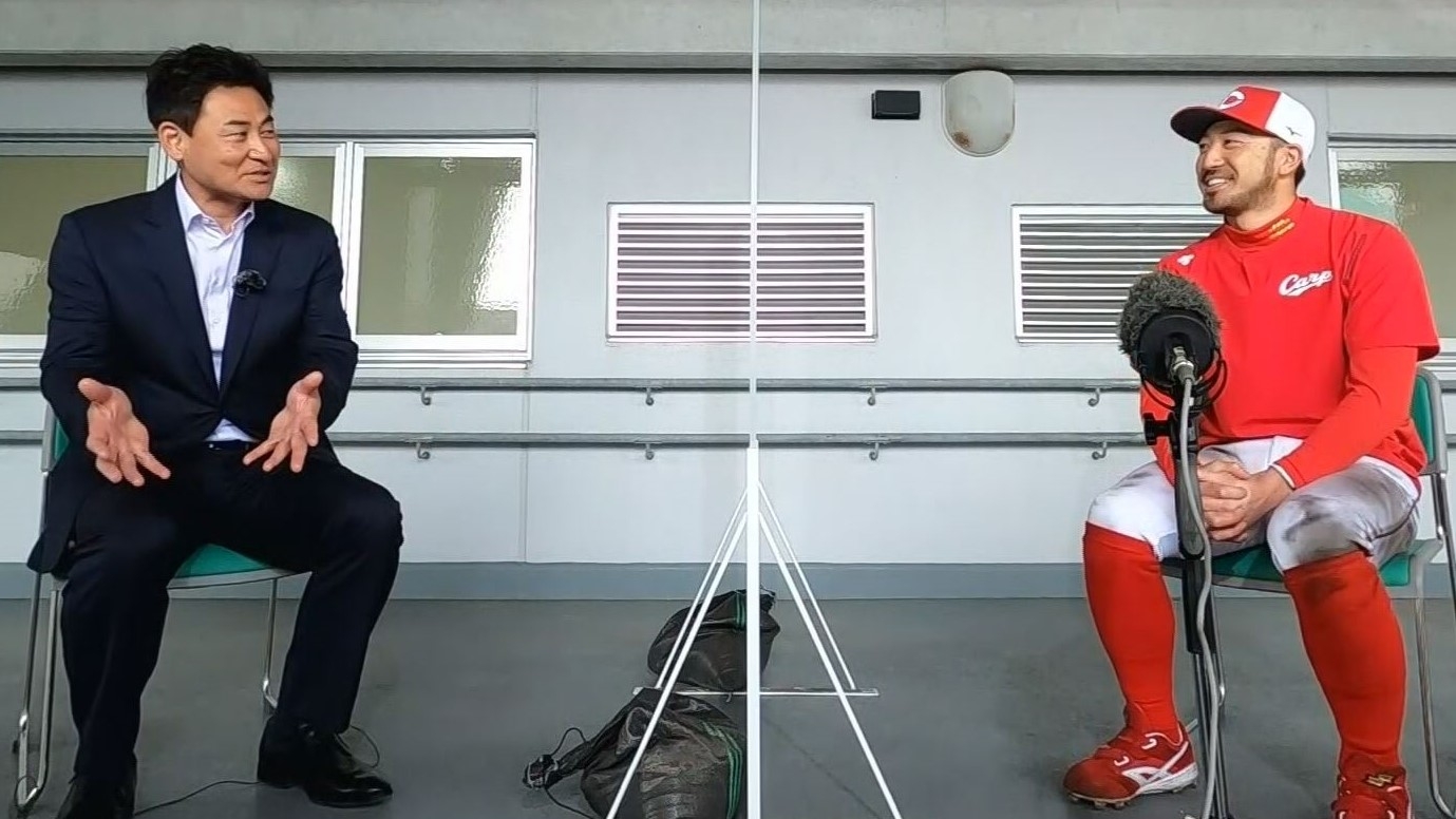 カープ 菊池涼介をレジェンド前田智徳が直撃! 積極的な若手とのコミュニケ―ション、その狙いとは?
