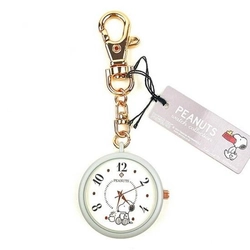 スヌーピーのキーチェーンウォッチが便利・かわいい・上品・高見えと魅力てんこもり。外出用の時計って腕時計だけじゃない。