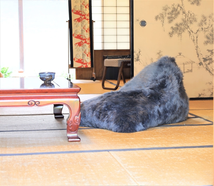 ムートンビーズクッション　ネイビー