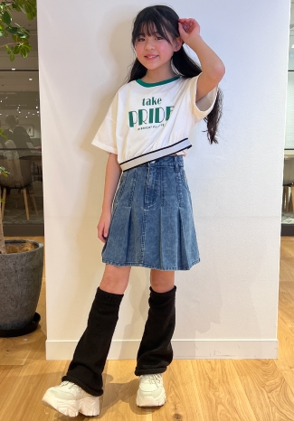 ミニスカートと合わせても可愛い!