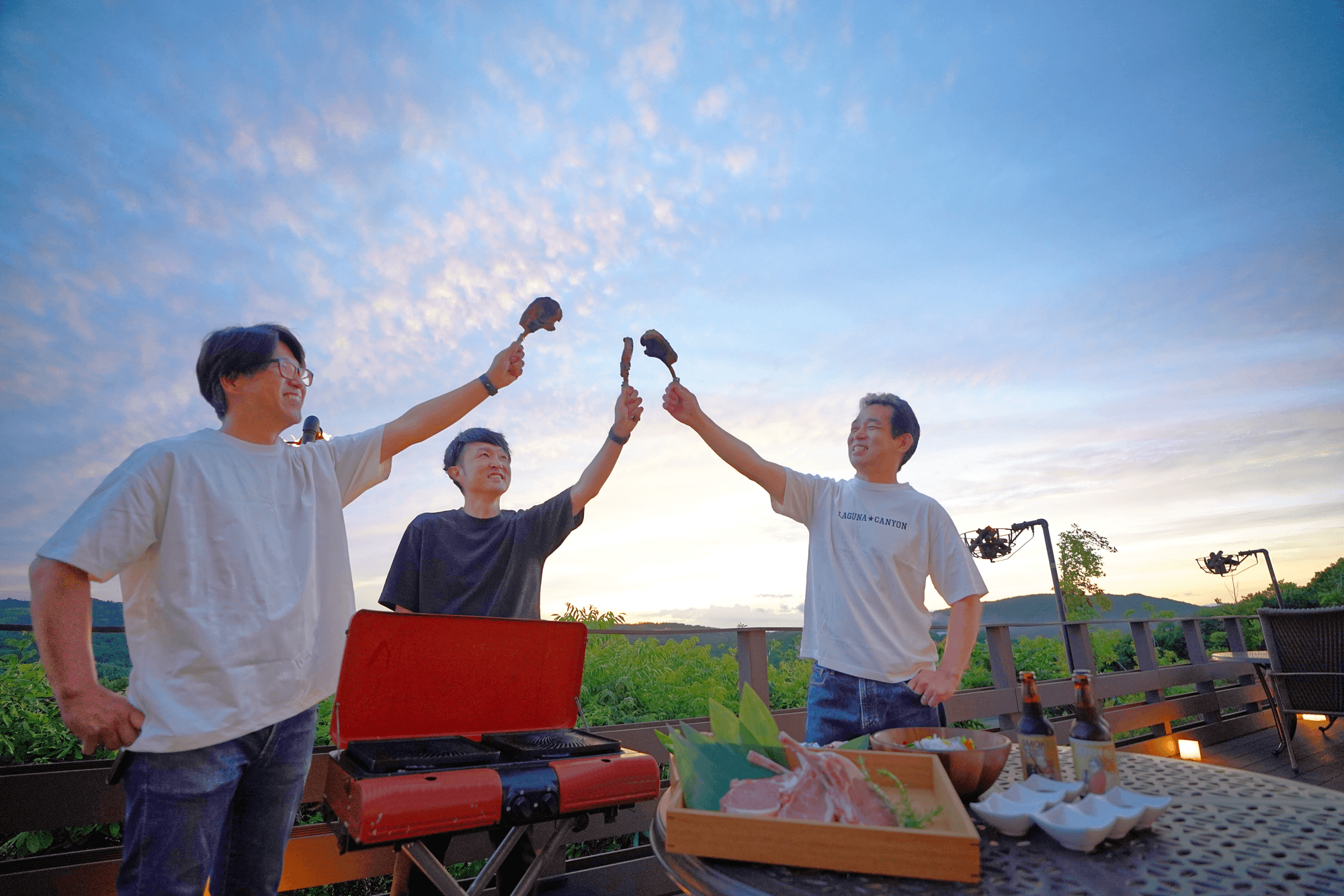 淡路島でモンハンコラボ！こんがり肉BBQ＆限定ルーム体験