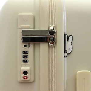 kmV7kyxck6t8ZZGTrF3f.jpg?w=940&h=940