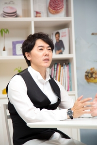 飲料専門家　江沢貴弘氏