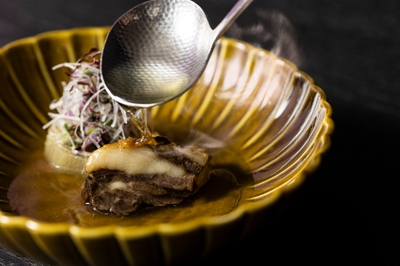 kqcHLCAYoiwOAzggNnRY.jpg?w=940&h=940