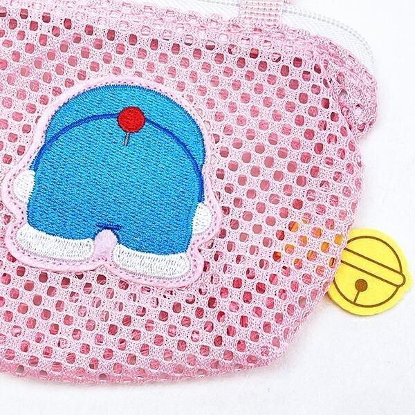 ドラえもんのミニメッシュバッグ。どの刺繍も可愛くポーチとしても
