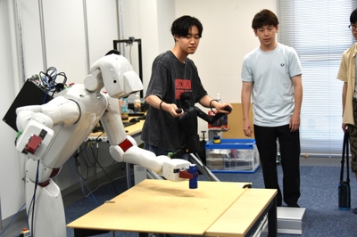 ロボットに動作を覚えさせるデモンストレーション