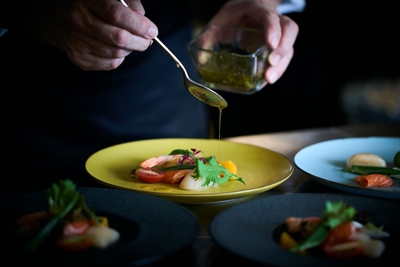 kymxoIpHREY8cBsEzqde.jpg?w=940&h=940