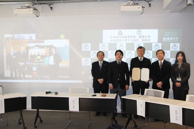 麗澤大学関係者