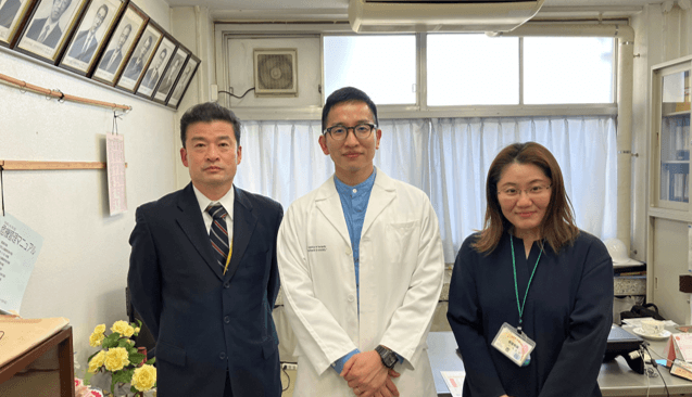 ▲左)芝小学校 上園校長先生 中央)Zoff本田 右)市川先生