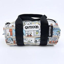 スヌーピーのOUTDOORコラボ。バッグをミニチュアにしたペンケースがすごい。