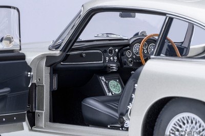 オートアート社製アストンマーチン DB5 「007／ゴールドフィンガー」