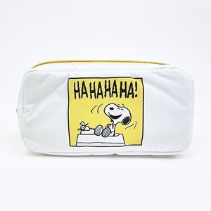 スヌーピーのコミック柄ポーチ