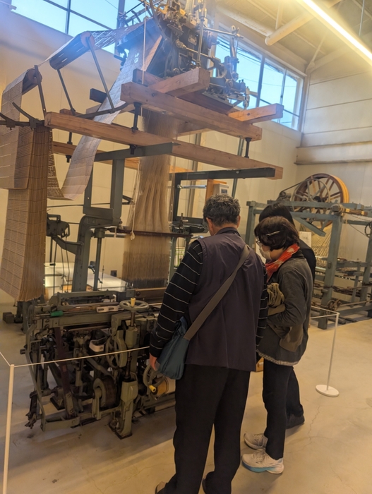 丹後ちりめん織機1