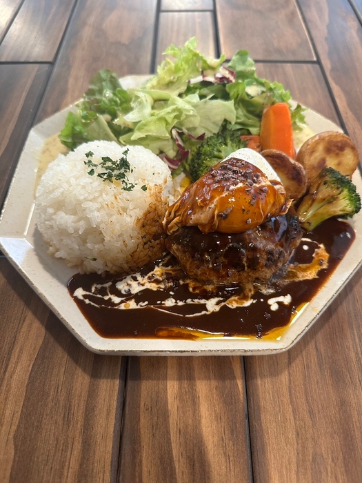 足柄牛100%黒トリュフ香るデミグラスハンバーグ