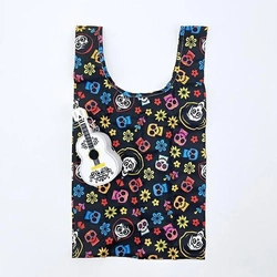 「リメンバー・ミー」のグッズは数が少なく超貴重!黒地に鮮やかなイラストが映えるエコバッグとトートバッグはファン必見です。