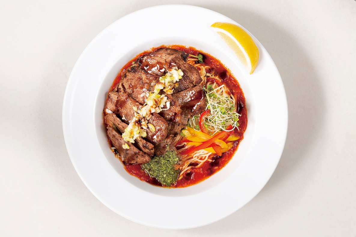 味変のタレ・〆のリゾットで最後まで楽しい