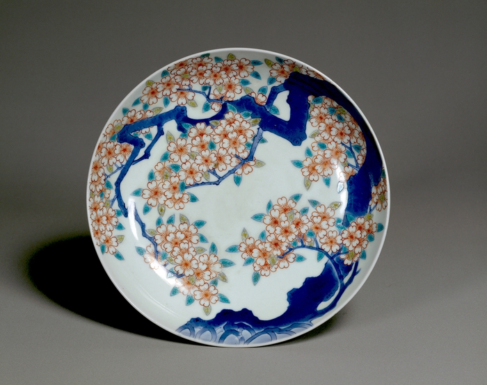 色絵桜樹図皿 鍋島