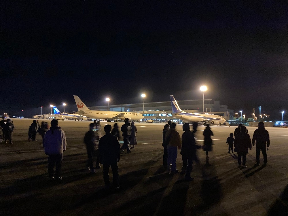 広島空港 2023年ニューイヤーカウントダウン滑走路ウォーク開催