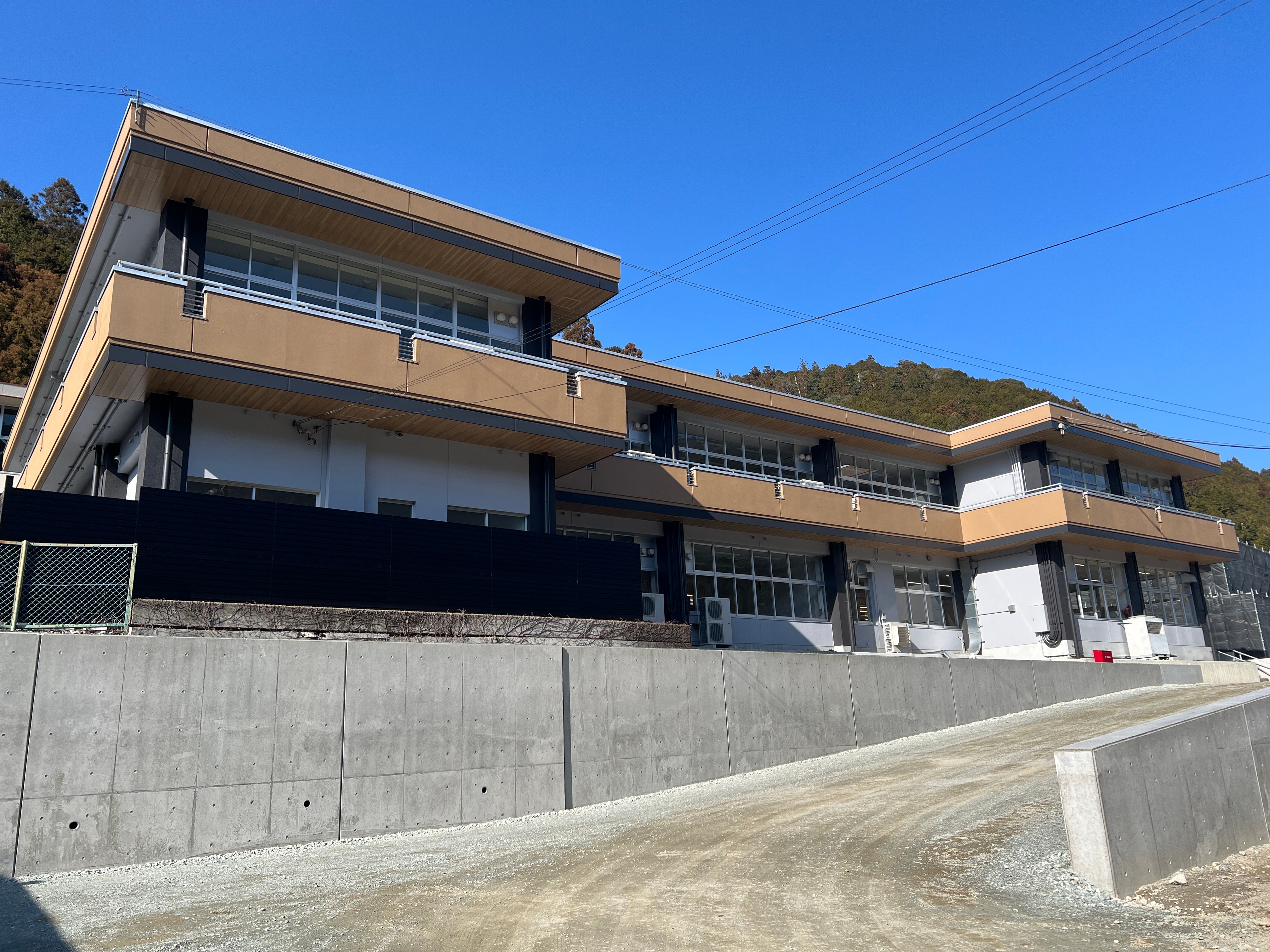 廃校となった小学校が通信制高校に。
三重県大台町に「みえ大台おおぞら高等学校」開校