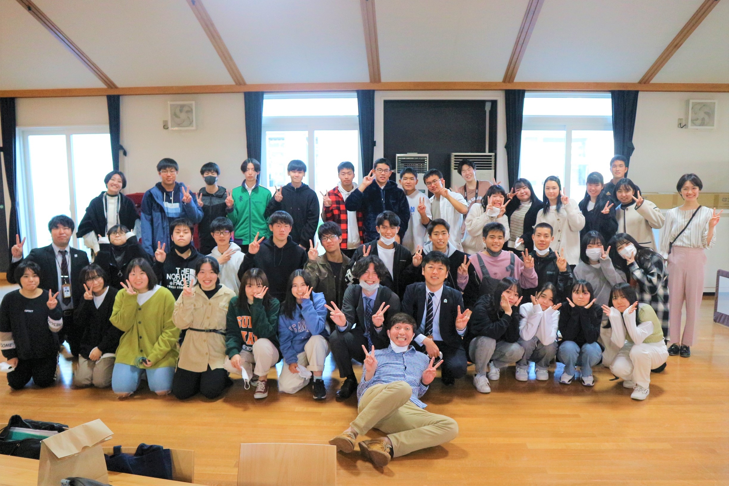 【北海道 東川町】旭川明成高等学校と写真を使った「SDGsキャンプ探究」学習を実施。11/24には町長へのプレゼンも